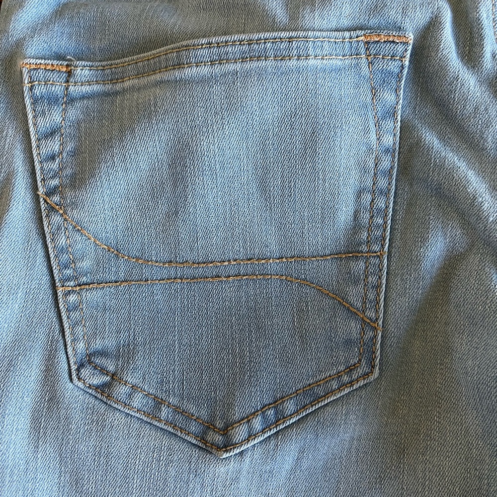 Hollister Light-Washed Stacked Skinny Jeans 30X30 - Picture 6 of 8